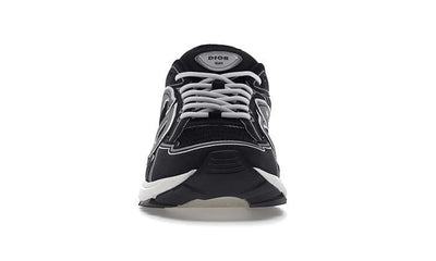B30 Black White