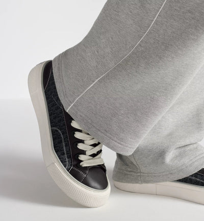 B33 SPIN Sneaker