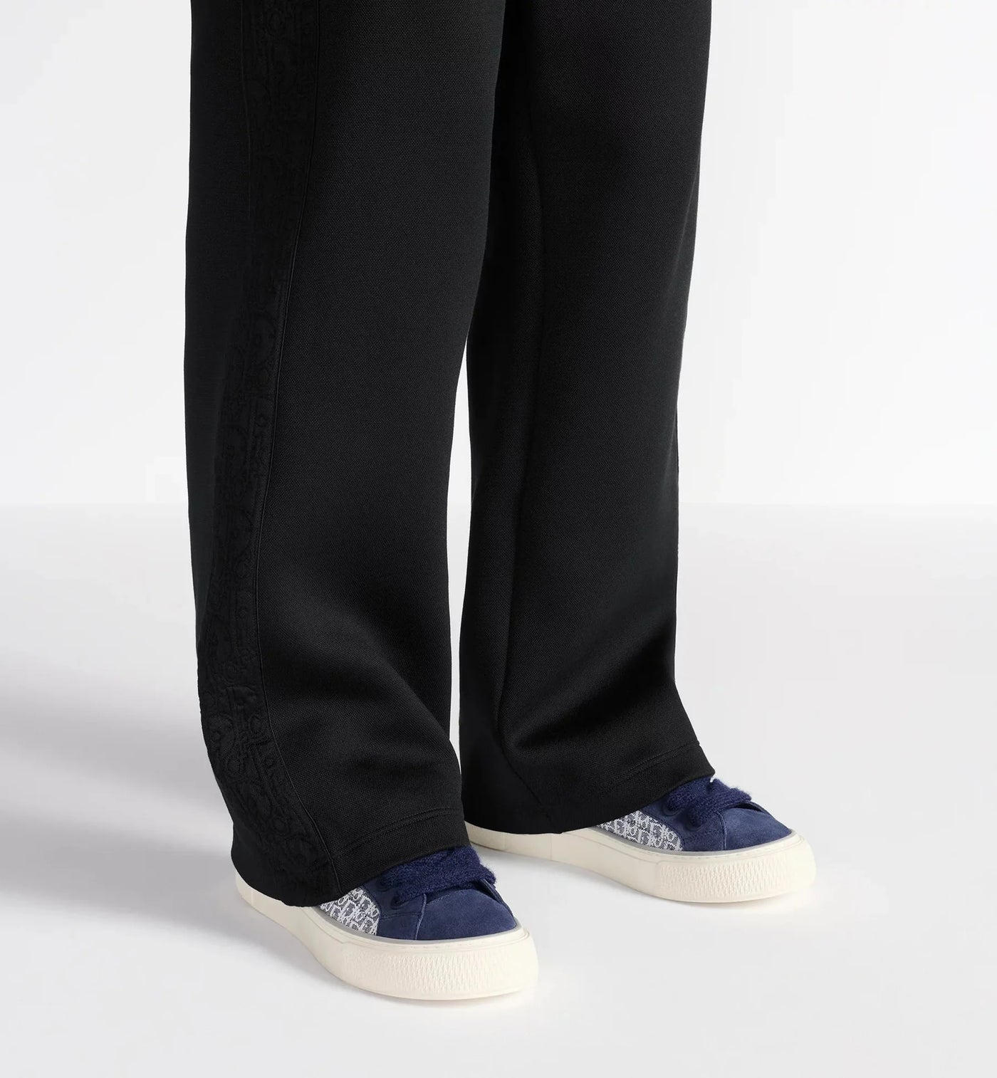 B33 SPIN Sneaker